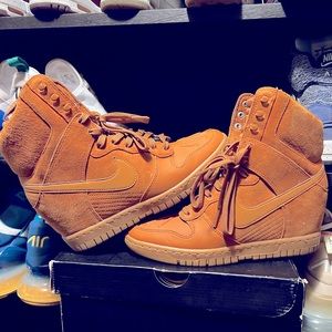 Nike sky hi sneaker boots